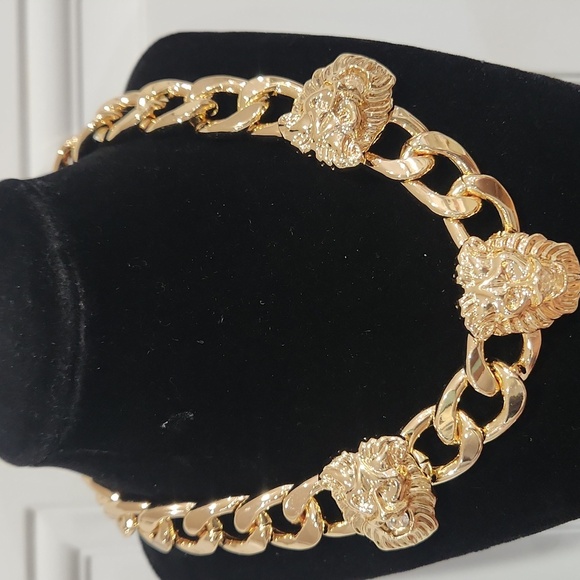 🔹️Natasha🔹️ 3 Lion Head Cuban curb chain link statement Thick necklace ✨️🦁 - Picture 4 of 6